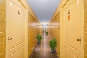 Pondy MGR Residency Starlight Hotels