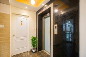 Pondy MGR Residency Starlight Hotels