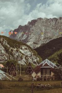 The Nest Komarnica - Handmade Mountain Domes
