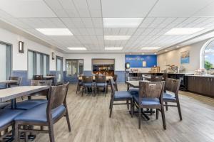 Days Inn & Suites by Wyndham Thunder Bay