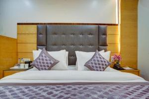 Hotel Naazakar suites Palace