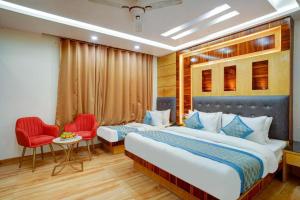 Hotel Naazakar suites Palace