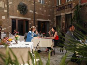 Rosetta Hotel Perugia Tapestry Collection By Hilton