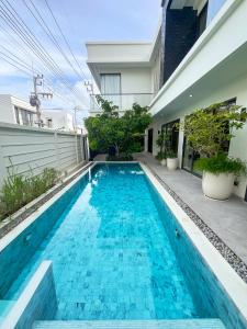 Luxury Pool Villa near Pattaya Walking Street