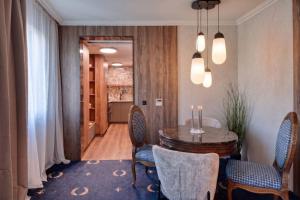 Marmex Apartments - Top Center - Self Check-in