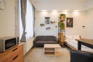 Ruinbar Nights City Style Residence with AC
