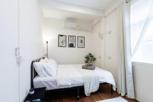 Private 6-Bedroom House for 12 Guests near BTS & Airport Rail Link