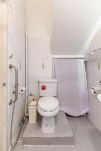 Private 6-Bedroom House for 12 Guests near BTS & Airport Rail Link