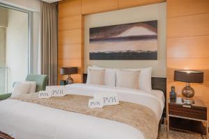 PVH - Emaar Fashion Avenue - Studio with Burj Khalifa View