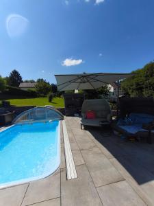 Auszeit an den Externsteinen - Pool & private Terrasse