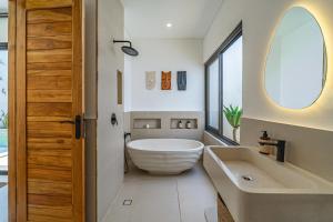 Villa Nara - Contemporary 2BR Villa with Rooftop & Near Beach