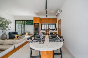 Villa Nara - Contemporary 2BR Villa with Rooftop & Near Beach