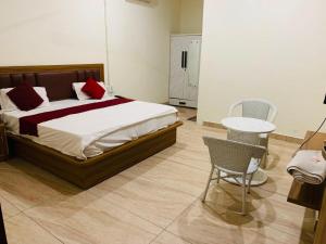 Hotel Shine Plus