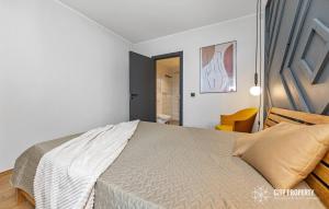 Cozy 1BR Apartm near Kadriorg with Balcony and Parking