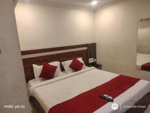 HoTEL LEELA ELITE