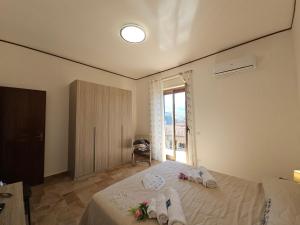 Casa La Serra by Holiday World