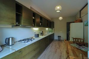 Charming 2BR Apt near Fabrika - By Wehost
