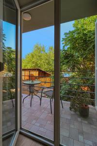 Charming 2BR Apt near Fabrika - By Wehost