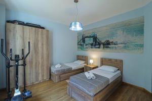 Charming 2BR Apt near Fabrika - By Wehost