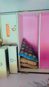Madhav home stay , 2 bedroom with let bath kitchen and a workroom