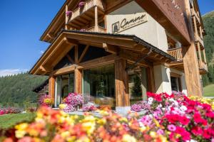 Camino Rustic Chic Hotel