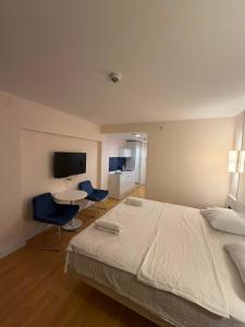 Apartment hotel