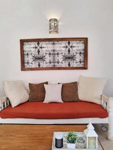 Beachfront Palm Haven ,Kaya 2 BR pools , balcony&beach access