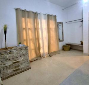 Beachfront Palm Haven ,Kaya 2 BR pools , balcony&beach access
