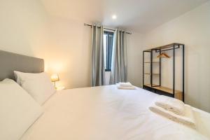 Brava Ocean Cliff 1 by Mth