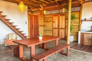 Bamboo Castle - Beachfront, Central, Exceptional