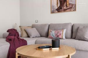 Sunset Views 1BR - Balcony & Free Parking