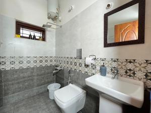 VAR Sea Haus AC 4BHK 9 min walk to beach