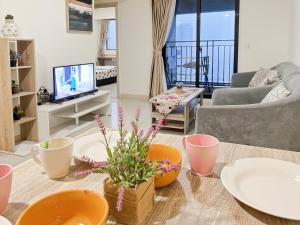 Large 3BR Meikarta Apt Cikarang w WiFi & Netflix
