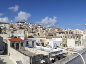 2Hills Syros Greece