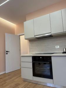 Ami Luxury Apartment - 40m from Golem Beach