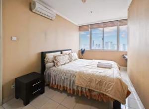 Newly Large 2BR Ambassador2 Apt with Pool Gym WiFi