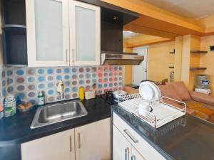 Cozy 2BR Pramuka APT pool&Wi-Fi
