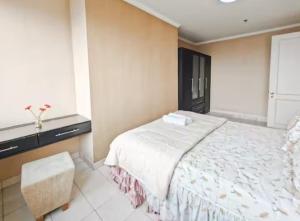 Newly Large 2BR Ambassador2 Apt with Pool Gym WiFi