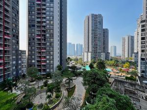 Large and Strategic Rasuna Apt 3BR with WiFi &Pool