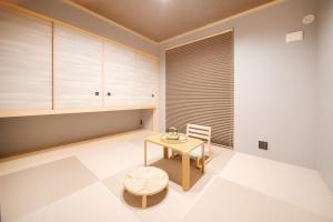 New! Modern Private House 京都駅Villa deLuxe 丹波口駅徒歩5分 二条城まで電車4分 最大8名のご家族に最適 車庫付き