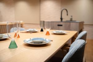 New! Modern Private House 京都駅Villa deLuxe 丹波口駅徒歩5分 二条城まで電車4分 最大8名のご家族に最適 車庫付き