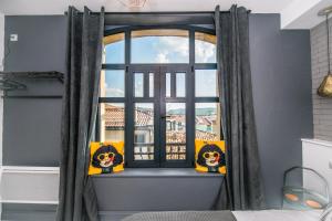 Nu Eleven Home