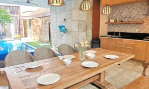 Large 3BR Jimbaran Villa with Pool & Wi-Fi