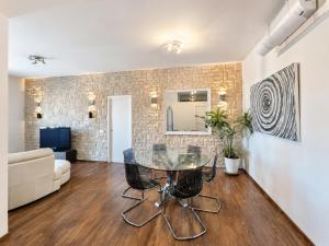 Reggio Emilia Central Design Apartment