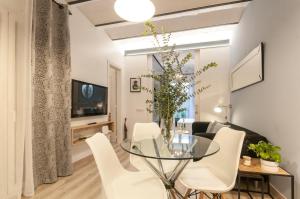 Quiet Central 2BR for 3