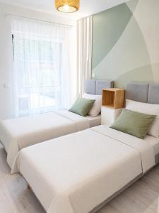 BOOK&RELAX Premium Apartment with private garden, parking, AC, close to City Centre&Park