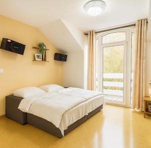 Spacious Retreat on the Outskirts of Prague
