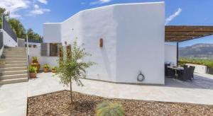 Ca´n Domingo -Stylish villa with pool, gym & views
