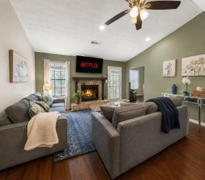 Game Room! King Bed! Near ATL! Fenced Yard w Deck BBQ