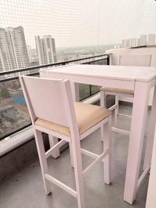 1 BHK with 24x7 power-backup just 25 mins from Airport & Yashoobhomi